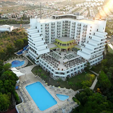 Vista Hill מלון 4*